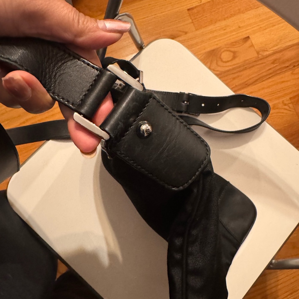 Gucci Black Men's Sling Bag - Picture 9 of 15